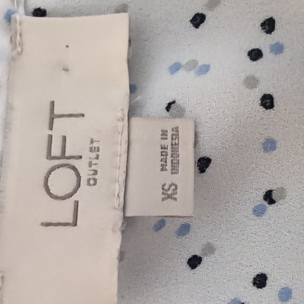 Loft Outlet White Whit Blue Gray Black Dots Sleeveless Blouse In Size XS - Picture 3 of 5